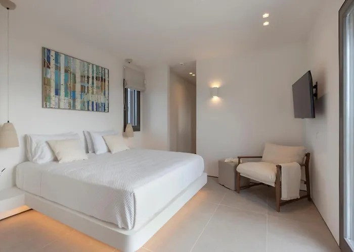 Celestial * Santa Maria (Paros)